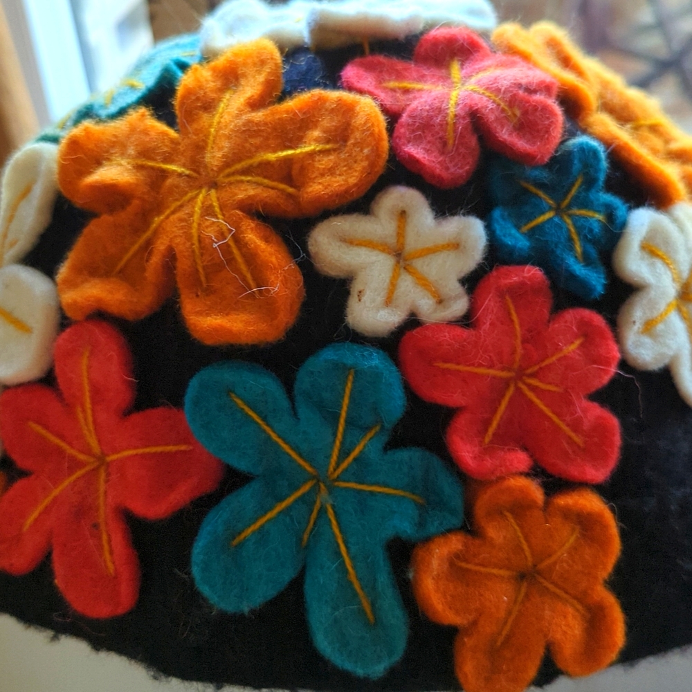 Women's Winter Hat Handmade - Picture 2 of 4